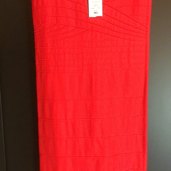 ♥️💋 NWT! Red Hot Bodycon Bebe Dress. Sizzle in this stunner! Size M/L - Picture 4 of 12